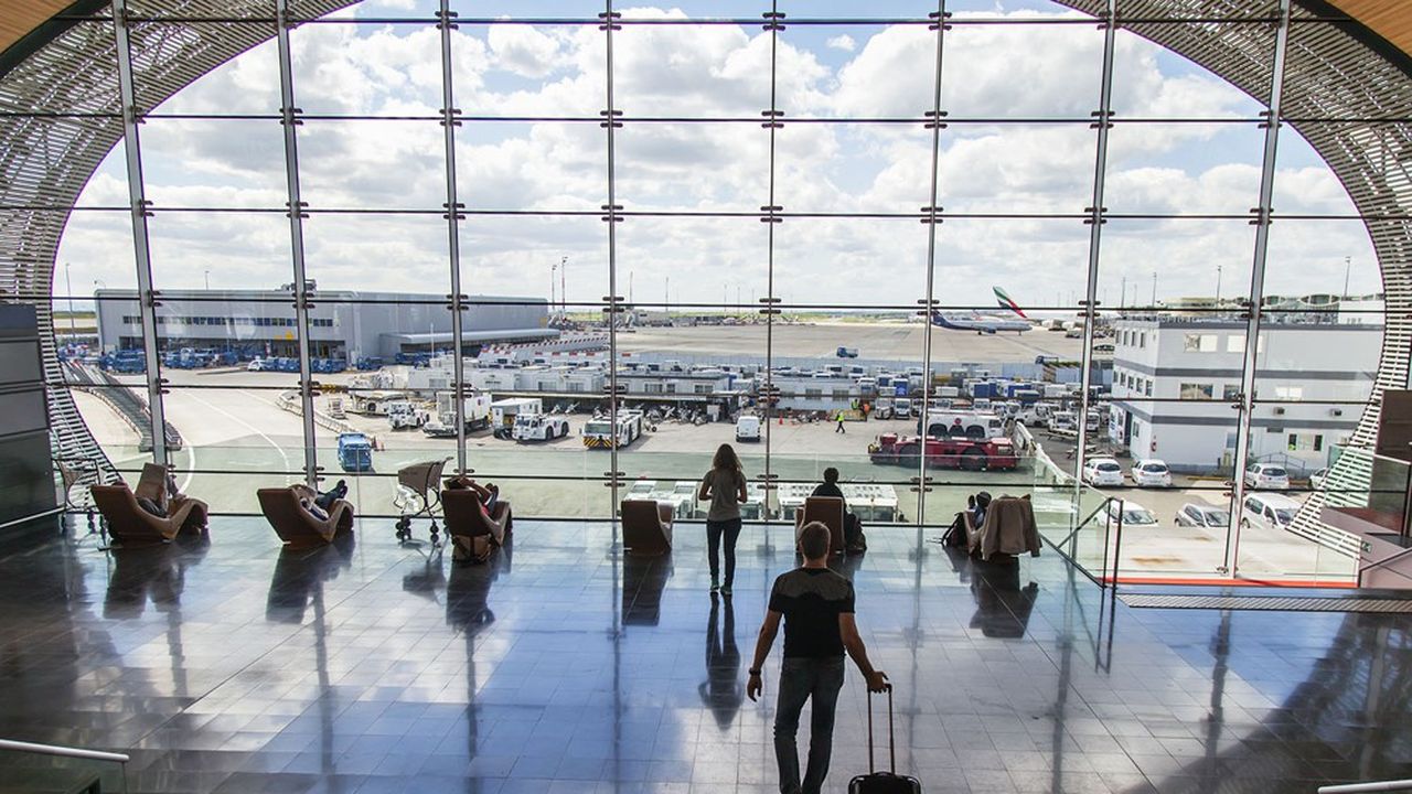 Les aéroports français (ici Roissy-CDG) ont accueilli 70 millions de passagers en 2020, contre 214 millions en 2019.
