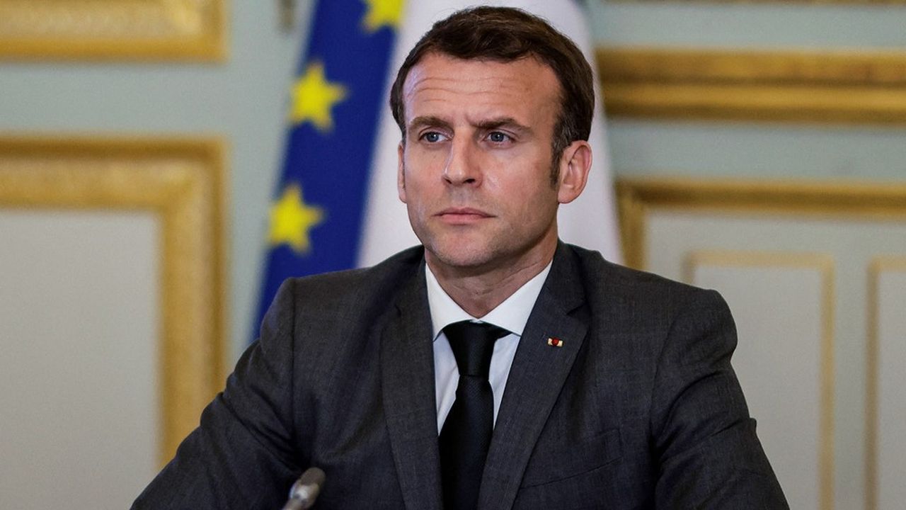 Emmanuel Macron a consulté ce mardi en fin d'après-midi le Conseil scientifique puis des réanimateurs des quatre régions les plus en tension avant un Conseil de défense ce mercredi.