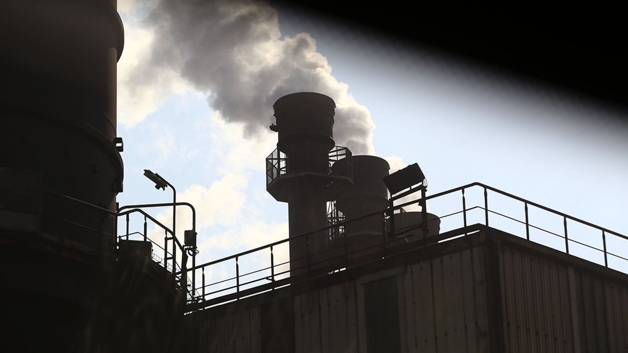 Le géant sidérurgique ArcelorMittal a annoncé mercredi le lancement d'une nouvelle marque, XCarb, pour identifier ses aciers décarbonés