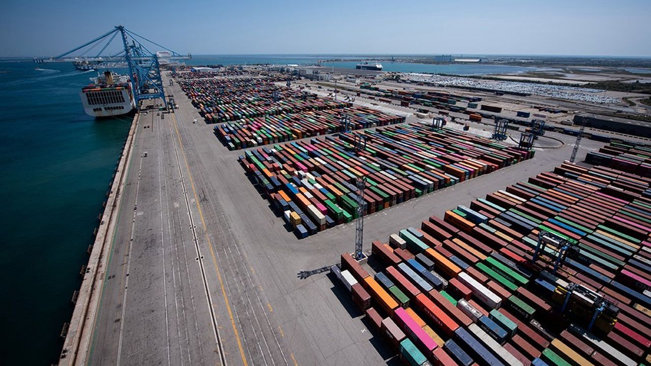 La filière conteneurs, ici l'EuroFos terminal au port de Fos-Sur-Mer, est particulièrement ciblée avec le développement de la logistique et le renforcement du lien avec l'intérieur des terres.