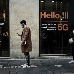 Orange, SFR, Bouygues Telecom et Free vont allumer leurs réseaux 5G à Paris dès ce vendredi.