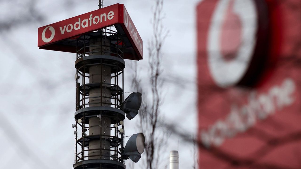 Le logo bleu de Vantage Towers, qui tranche avec le rouge de Vodafone, renforce la séparation des deux acteurs et doit faciliter pour le premier l'acquisition de nouveaux locataires pour ses mâts.
