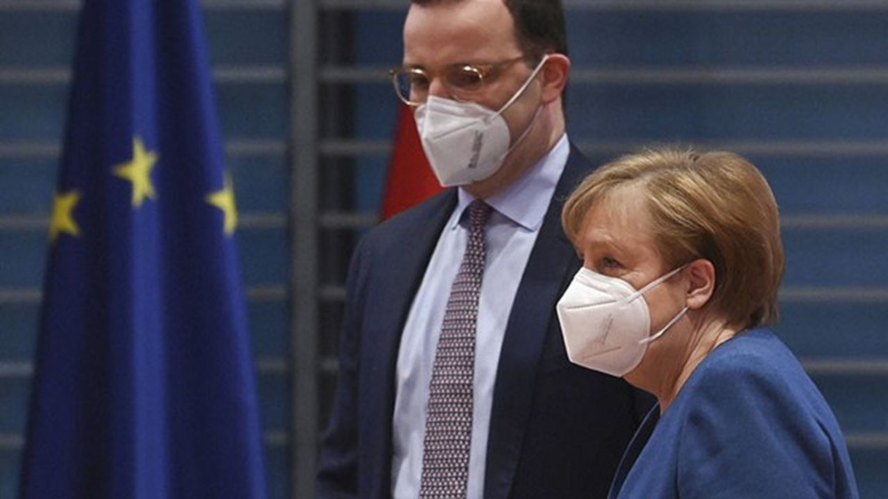 Angela Merkel n'a pas évoqué de reconfinement strict mais, comme son ministre de la Santé Jens Spahn en début de journée, elle a n'a pas fait secret non plus de la nécessité de revenir sur certaines mesures d'assouplissement.