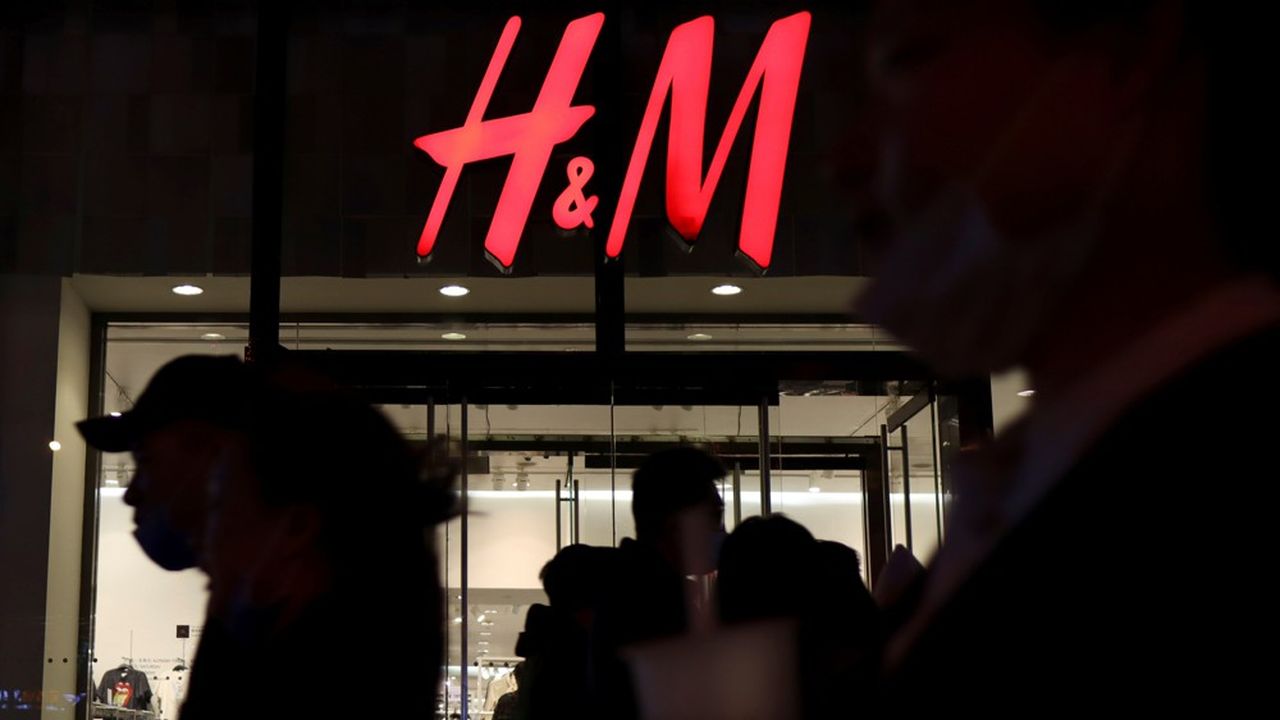 H & M compte 505 magasins en Chine, où l'enseigne a réalisé 5,2 % de son chiffre d'affaires en 2020.