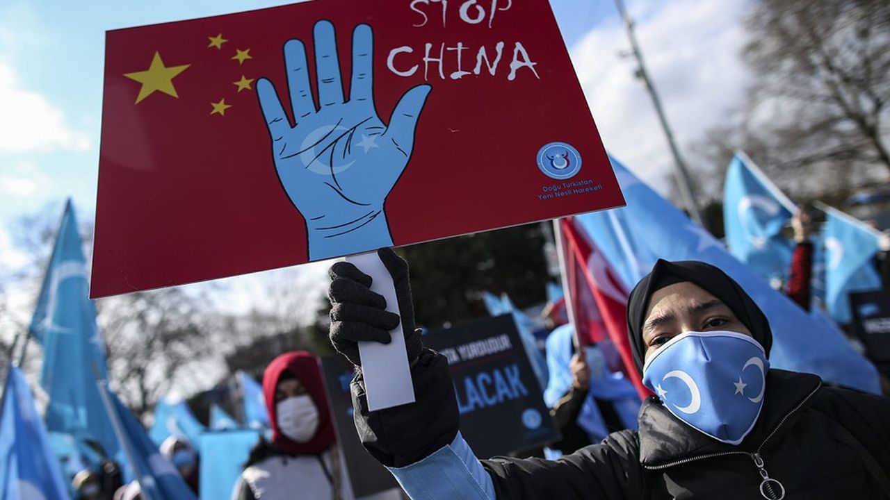 Pékin annonce des sanctions contre des personnalités américaines et canadiennes — Ouïghours