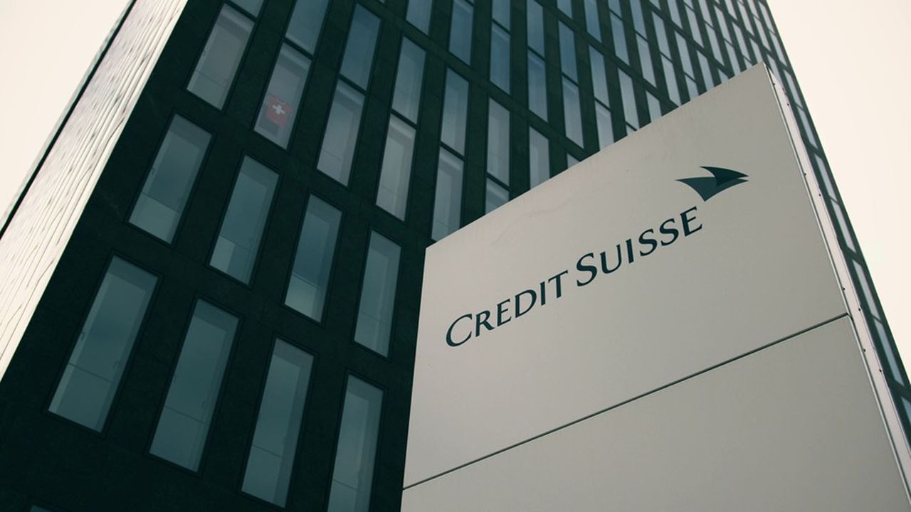 Le titre Credit Suisse a été sévèrement chahuté, lundi, à la Bourse de Zurich.