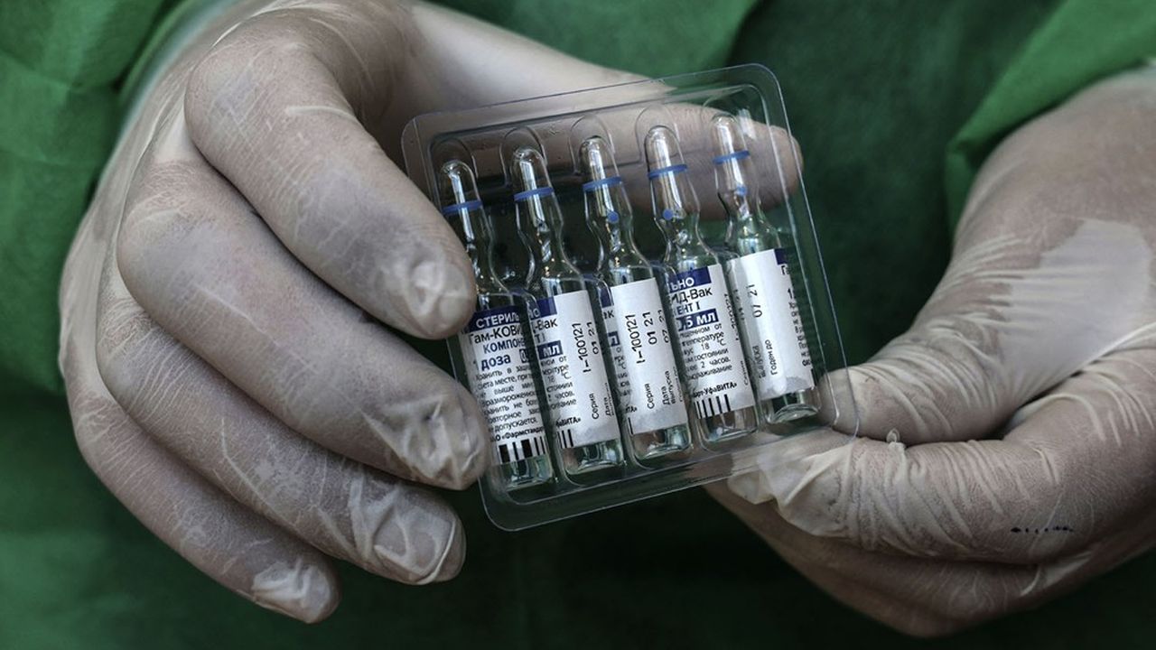 Avec la Chine et l'Inde, la Russie accélère la commercialisation de son vaccin Spoutnik V vers ses habituels partenaires du sud.