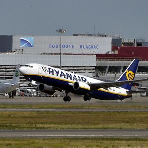 Fermée depuis octobre, la base de Ryanair à l'aéroport de Toulouse-Blagnac rouvrira en juin mais avec un seul avion au lieu de deux.
