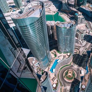 Les Emirats Arabe Unis, de par leur stabilité, sont devenus un hub privilégié des cabinets d'affaires internationaux avec un succès mitigé.