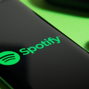 Spotify a déjà dépensé des centaines de millions de dollars pour constituer une offre de podcast intégrée.