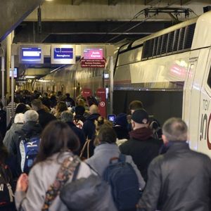 Le 19 mars, les gares parisiennes ont fait face à un afflux de voyageurs désireux de quitter l'Île-de-France après l'annonce de nouvelles mesures de restriction anti-Covid.