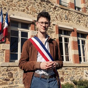 Hugo Biolley, 19 ans, est étudiant et maire de Vinzieux, en Ardèche.