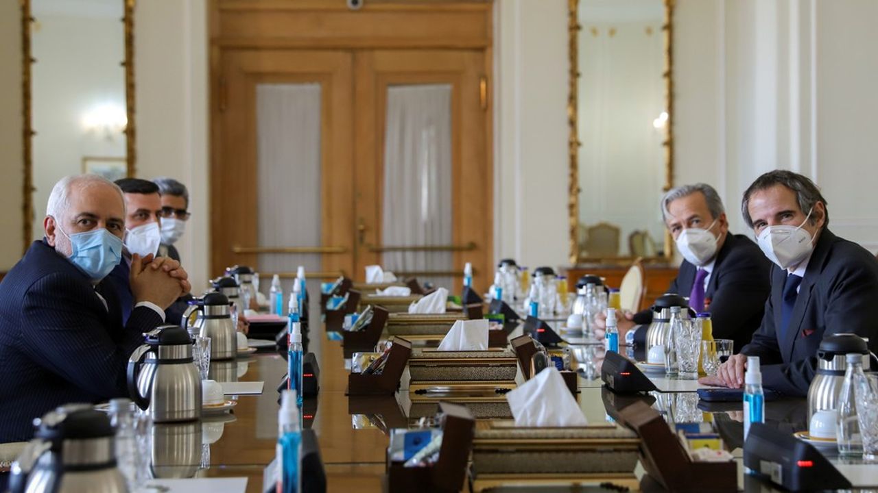 Une réunion entre le chef de la diplomatie iranienne, Javad Zarif, et le directeur général de l'Agence internationale de l'énergie atomique (AIEA), Mariano Grossi, en février dernier.