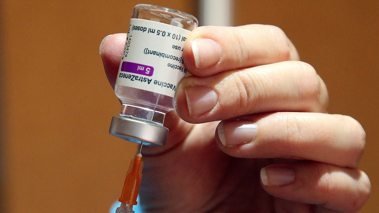 La France va recommander un vaccin ARN après une première dose d'AstraZeneca.