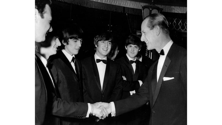 24 mars 1964 : le prince Philip avec les Beatles