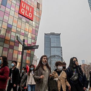 Uniqlo, qui s'est engagé à ne plus s'approvisionner en coton provenant du Xinjiang, fait partie des marques ciblées par une campagne de boycott en Chine.