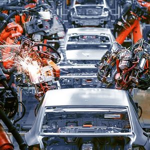 Les pénuries de puces électroniques, mais aussi d'acier ou de plastique, ont empêché la production de 1,3 million de véhicules au premier trimestre selon IHS Markit.