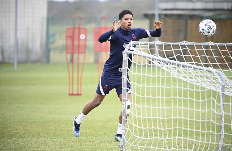 En octobre 2020, Wesley Fofana, 20 ans, a quitté l'AS Saint-Etienne pour Leicester. Montant du transfert : 35 millions d'euros.
