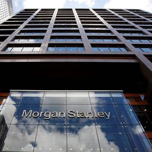 Morgan Stanley a perdu 644 millions de dollars lors du premier débouclage de ses positions liées à Archegos, puis 267 millions de dollars en débouclant ses positions restantes.
