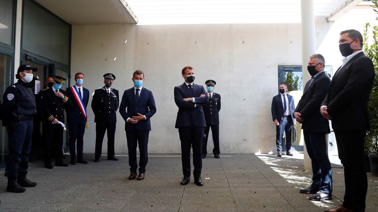 Une semaine après l'adoption définitive de la loi sécurité globale, Emmanuel Macron s'est rendu lundi au commissariat de Montpellier
