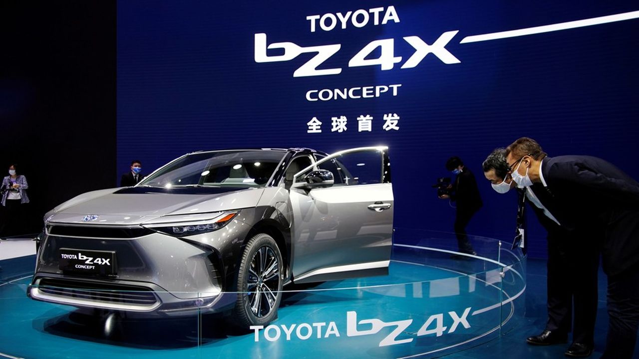 Le numéro un mondial de l'automobile a levé le voile, ce lundi, au Salon automobile de Shanghai, sur le modèle inaugural d'une nouvelle gamme de véhicules entièrement électriques baptisée « bz » - pour « beyond zero ».