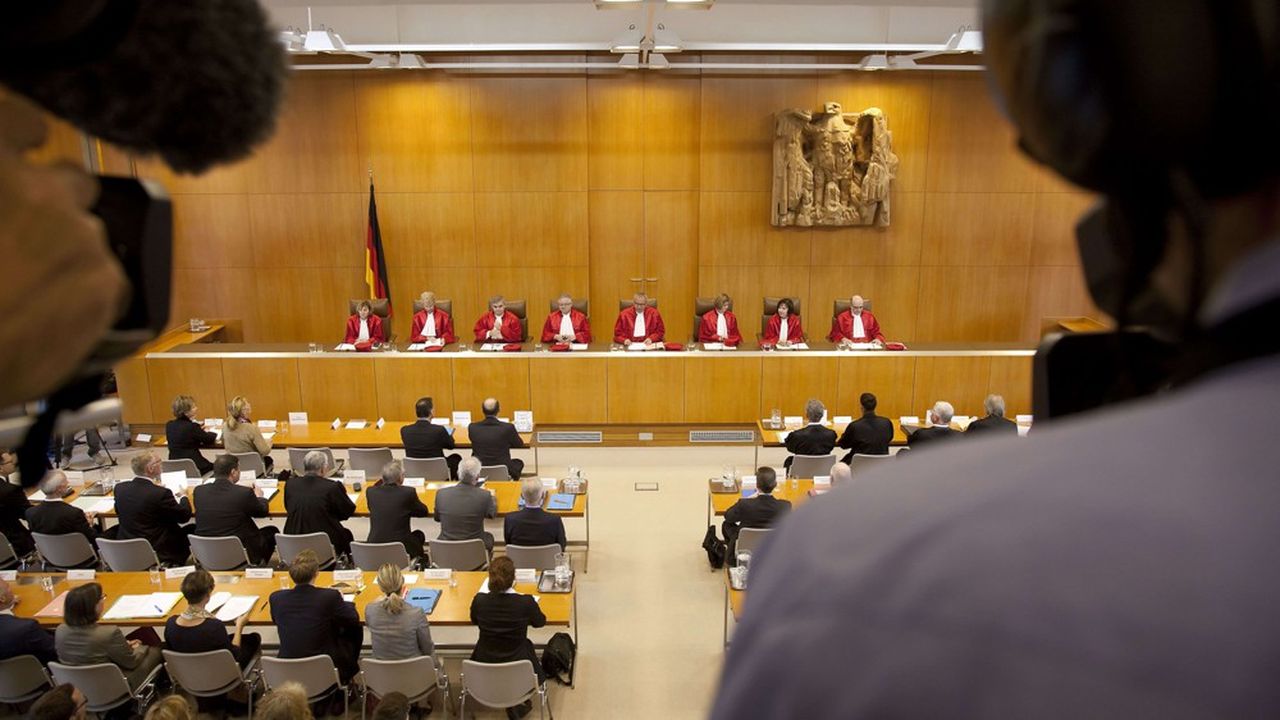 Les juges de la plus haute juridiction allemande estiment qu'« un examen sommaire ne révèle pas une forte probabilité de violation » de la loi fondamentale par le Fonds de relance européen.