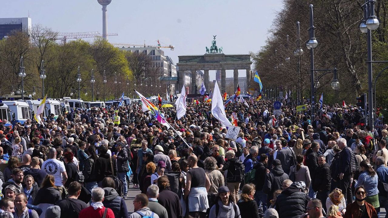 Près de 2.200 policiers étaient mobilisés mercredi à Berlin pour contenir d'éventuels débordements autour du Reichstag.
