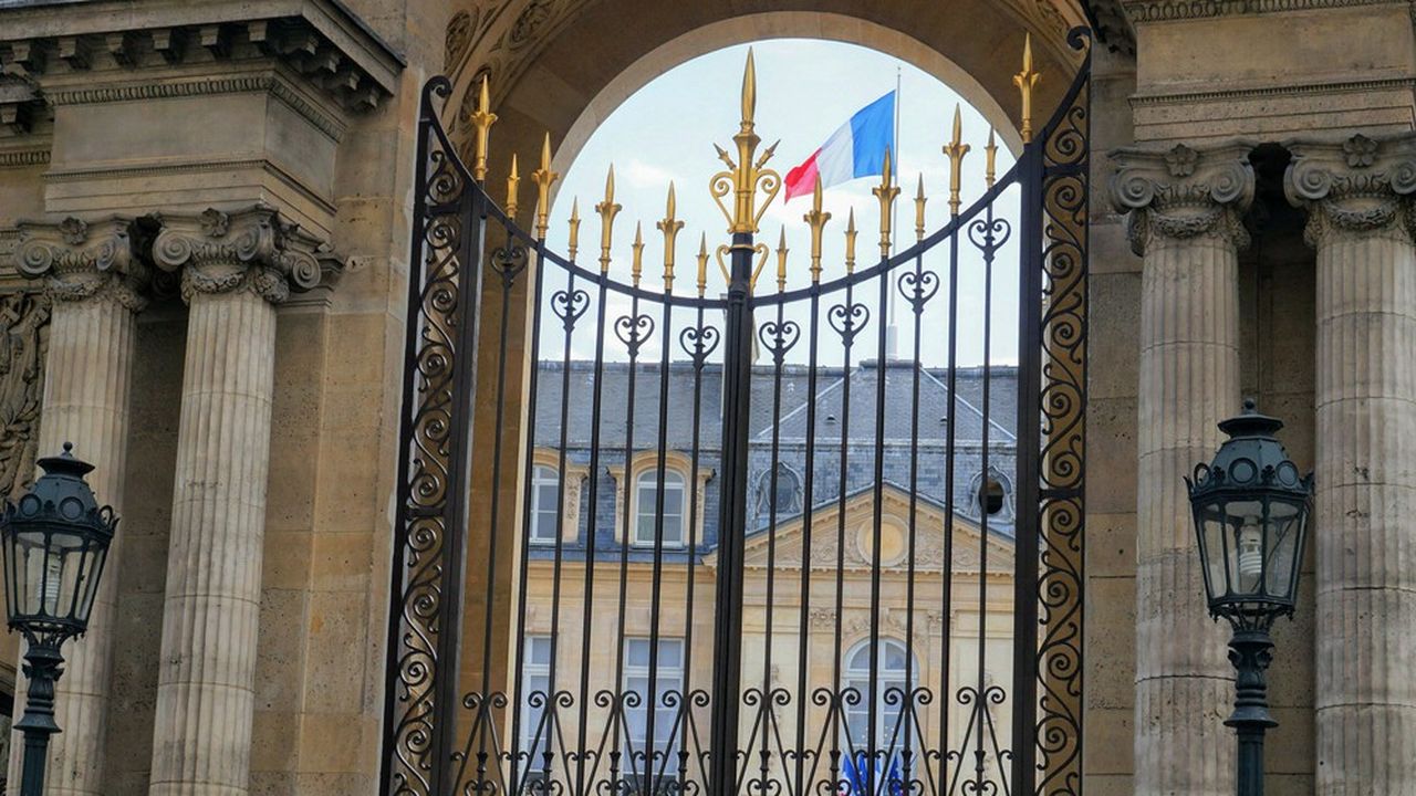 Le palais de l'Elysée est la résidence officielle du chef de l'Etat depuis 1874, au début de la IIIe République.