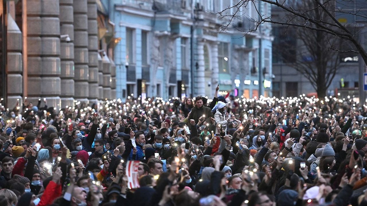 Les partisans d'Alexeï Navalny ont manifesté dans une centaine de villes en Russie mercredi. La police en a arrêté 1.800.