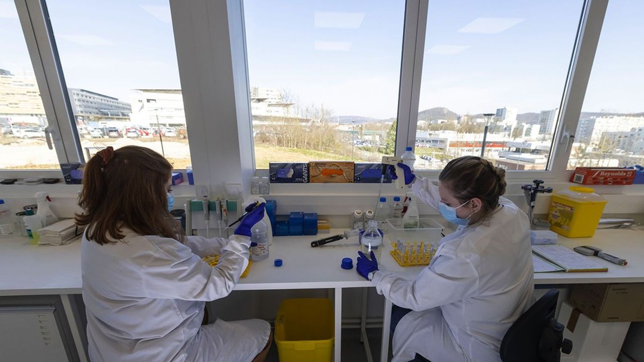 Un laboratoire de Bio Innovation. La spécialité en thérapies cellulaire de Besançon découle de l'EFS de Bourgogne-Franche-Comté.