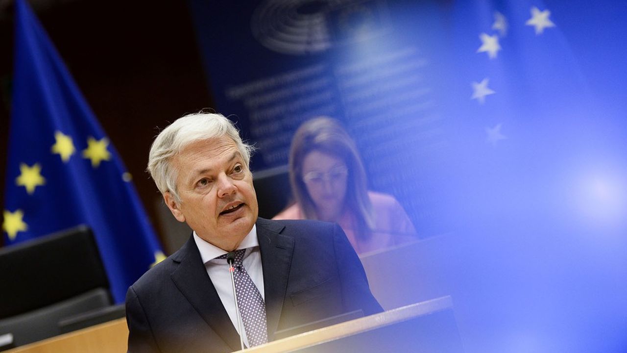 « Pour tirer le meilleur parti de l'été (...) et aider les citoyens à voyager en toute sécurité, nous avons besoin de documents fiables et interopérables », a expliqué le commissaire européen à la Justice, Didier Reynders, mercredi à Bruxelles.