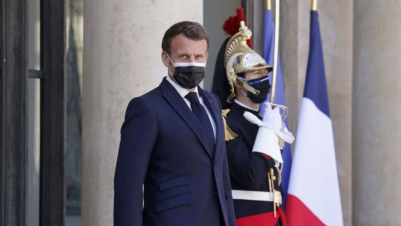 Emmanuel Macron a annoncé les « quatre étapes » de la levée des restrictions et fermetures imposées pour lutter contre l'épidémie de Covid-19, ainsi qu'un décalage progressif de l'horaire du couvre-feu.