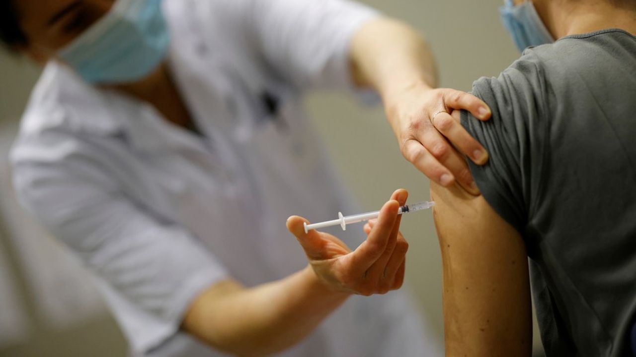 Environ un habitant des Etats-Unis sur deux a reçu au moins une dose de vaccin contre le Covid-19.