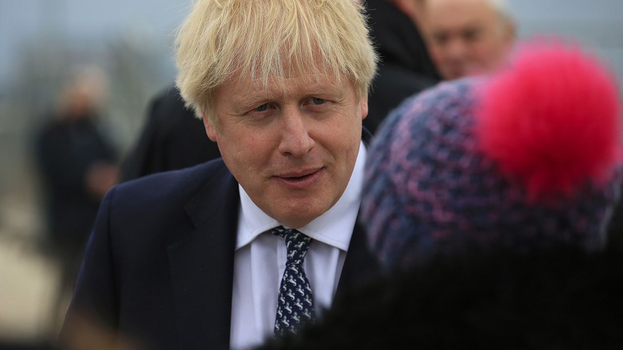 Boris Johnson en campagne, début mai.