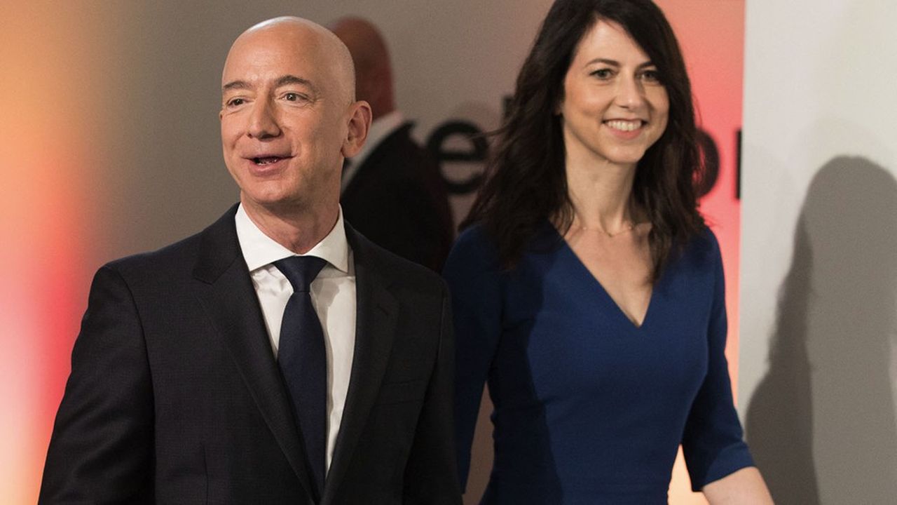 MacKenzie Scott, ex-femme de Jeff Bezos, a conservé 4 % des actions d'Amazon, ce qui fait d'elle l'une des femmes les plus riches de la planète.