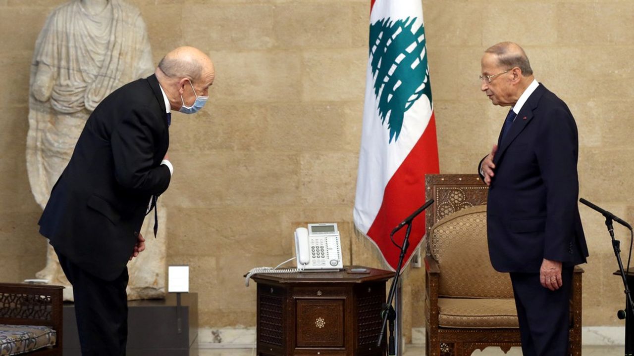 Le président libanais, Michel Aoun, a rencontré le ministre français des Affaires étrangères, Jean-Yves Le Drian, au palais présidentiel de Baabda, dans la banlieue de Beyrouth.