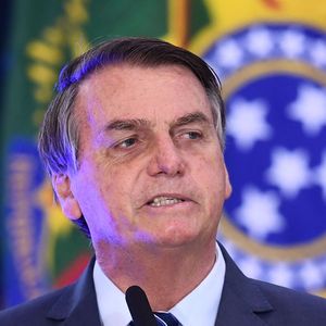 Le president Jair Bolsonaro traite ceux qui critiquent la chloroquine de «canailles»
