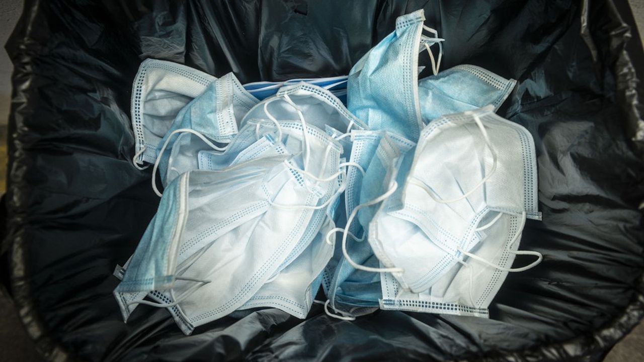 Les masques jetables représentent entre 40.000 et 180.000 tonnes - pour une année de forte pandémie comme 2020 - de déchets par an.