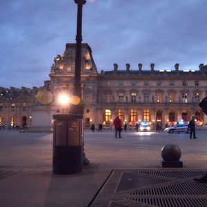 Le tournage de la série « Lupin » avec Omar Sy, diffusée sur Netflix, a été en partie tournée à Paris en 2020, malgré une courte interruption lors du premier confinement.
