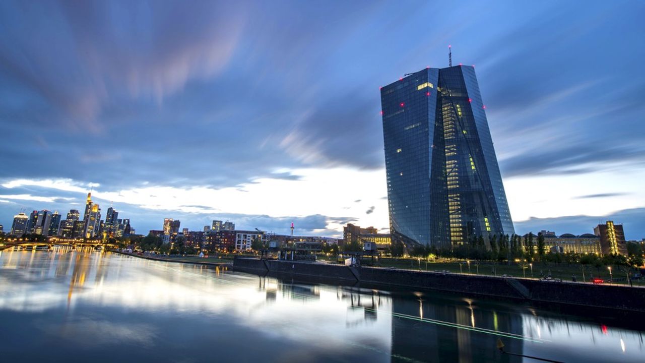 La BCE appelle à ce que « les politiques de soutien financier, particulièrement pour les entreprises » soient « plus ciblées ».