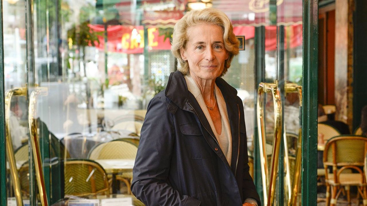 Caroline Cayeux, senatrice maire UMP de Beauvais, photographiee a la brasserie Le Select
