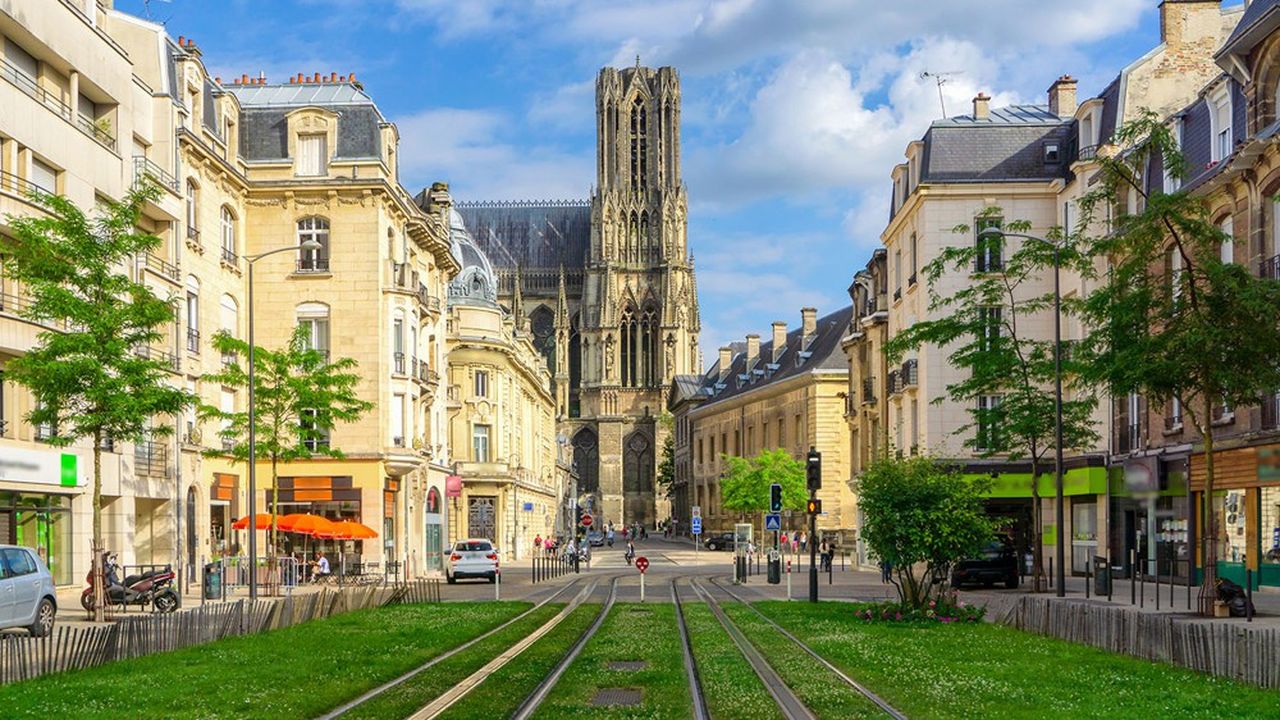Reims met en avant le dynamisme de son tissu associatif et culturel local et son offre de formation supérieure.