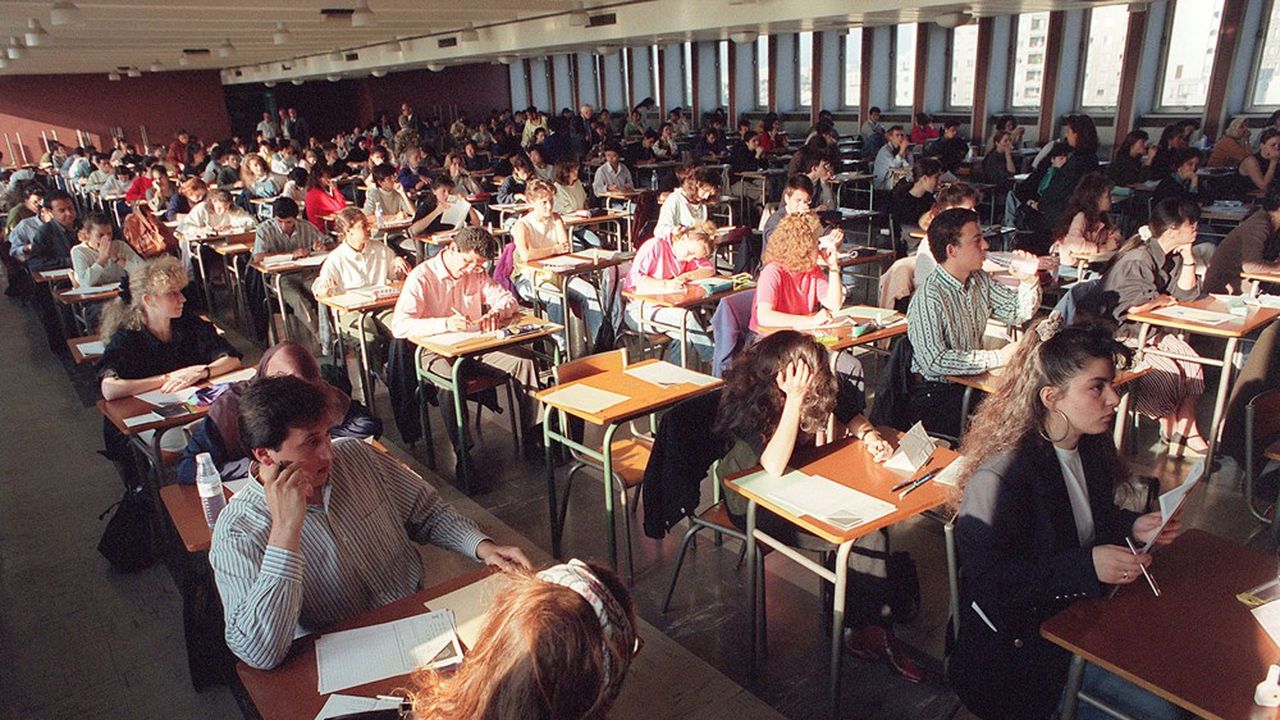 Les épreuves du baccalauréat, ici celle de philosophie en 1990, comptaient 30 candidats en 1808, 4.000 en 1850 et 12.000 à peine en 1936.