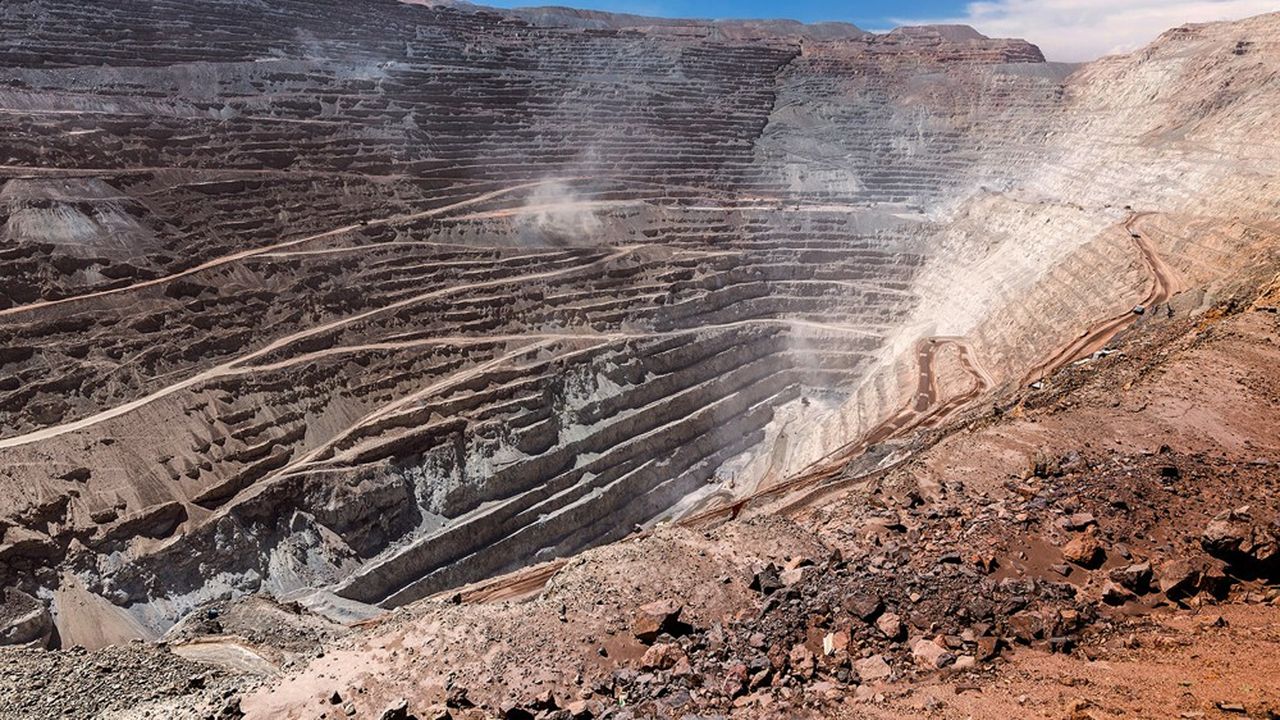 Chuquicamata, la plus grande mine de cuivre à ciel ouvert au monde. Elle est située au Chili, premier producteur de la planète.