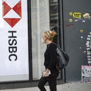 HSBC juge qu'il n'est pas « à la bonne échelle vis-à-vis de la concurrence » aux Etats-Unis.