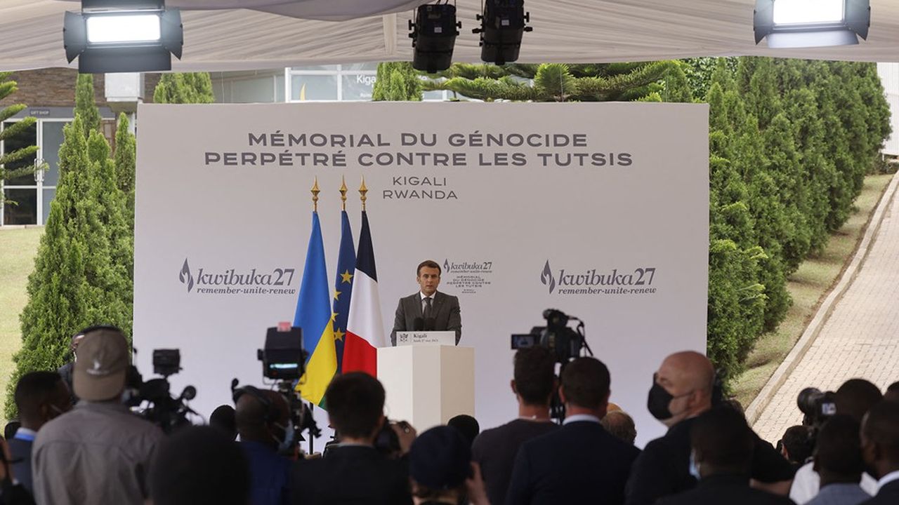 « Je suis venu reconnaître nos responsabilités », a déclaré Emmanuel Macron au mémorial Gisozi.