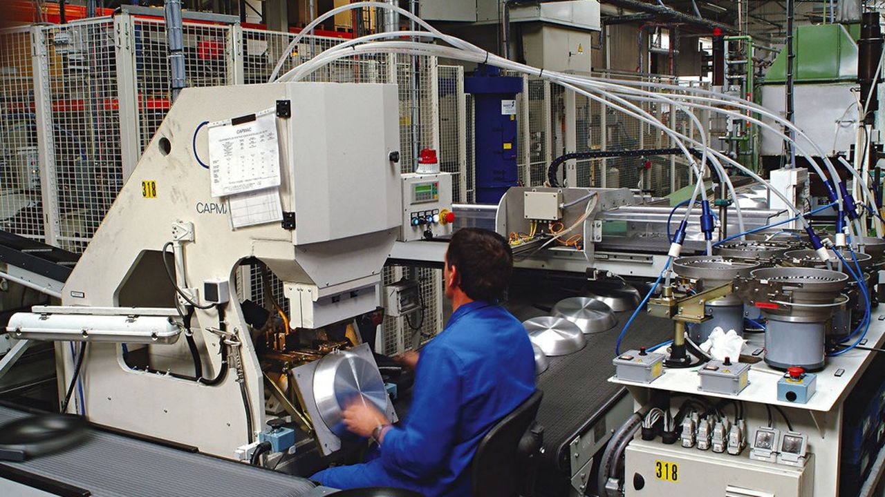 Pour produire ces bols, Bourgeat s'équipe d'une ligne de production automatisée dont l'investissement sera partagé avec Vorwerk.