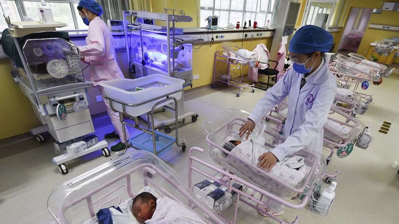 L'aile néonatale de l'hôpital de Fuyang, à Anhui, en Chine. L'année 2020, marquée par le Covid-19, a encore vu le nombre de naissances baisser dans le pays.
