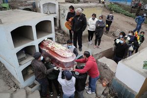 Le Pérou a inscrit lundi un triste record mondial en annonçant que le Covid-19 avait coûté la vie à 180.764 personnes soit 5.484 morts par million d'habitants.