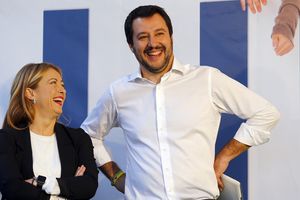 Matteo Salvini, le leader de la Ligue, et Giorgia Meloni, à la tête du parti populiste Fratelli d'Italia, en novembre 2015.